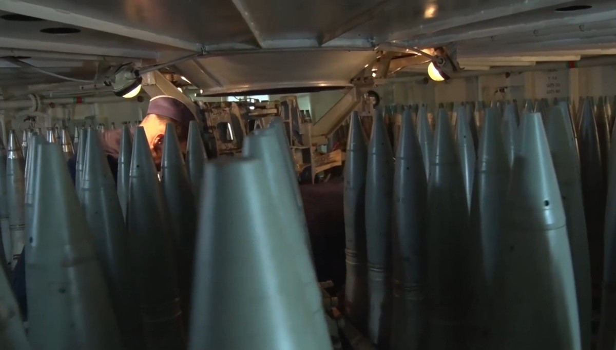 突发俄罗斯军舰,俄罗斯军舰突然开火视频