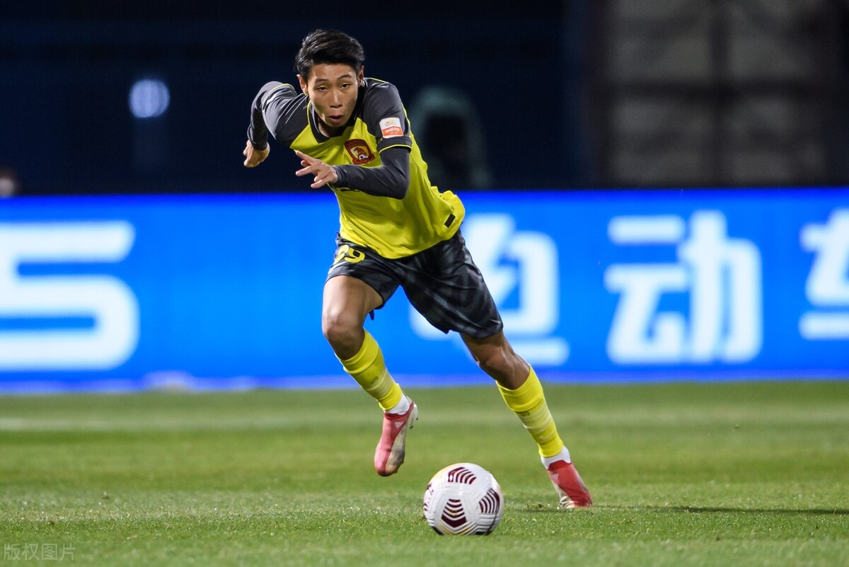 恒大足球俱乐部招人吗,恒大足球有哪些队员