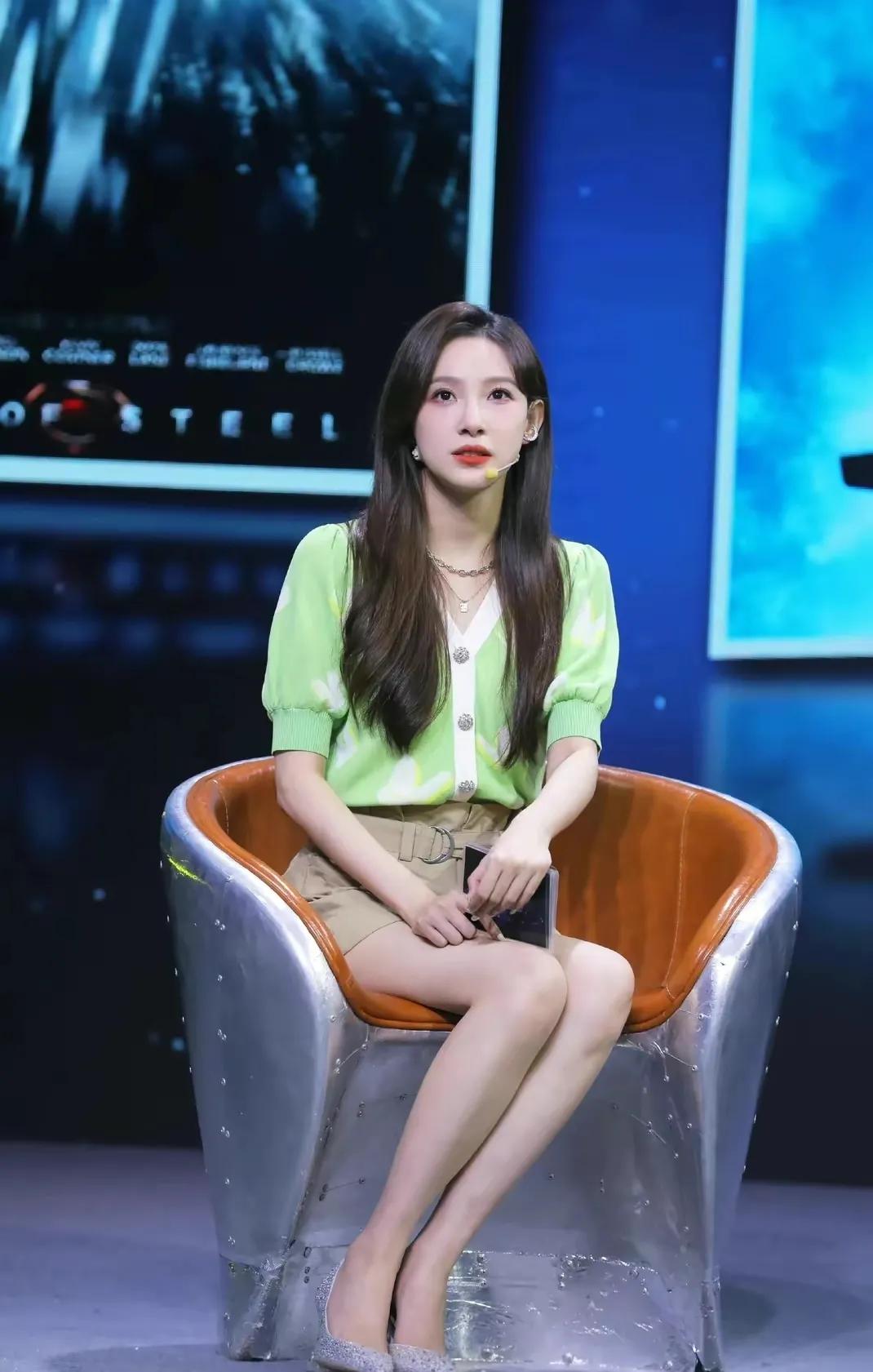 央视美女主持人马凡舒简历,央视美女马凡舒