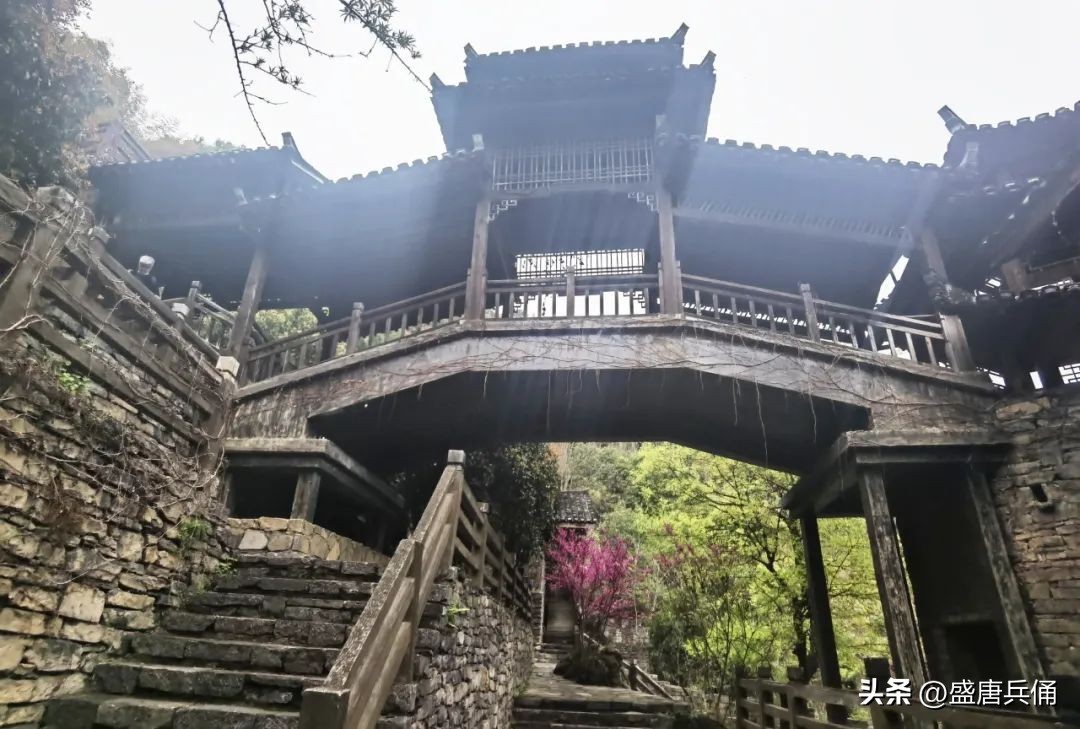 以三峡旅游闻名的湖北宜昌,长江三峡西陵峡美妙风光