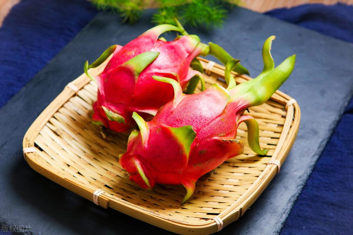 吃半个火龙果大便会有红色粘液吗,吃火龙果小便会变多