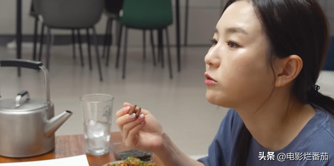 朴宰范们，这“端起碗吃肉，放下碗骂娘”的*毛老**病，是谁惯的你们