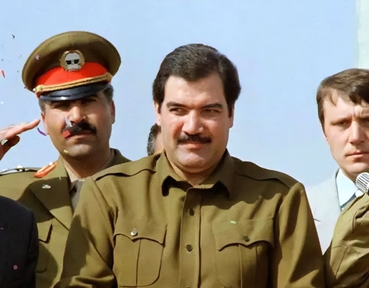 1996年，阿富汗的前总统纳吉布拉，遭遇残忍阉割，尸体被扔臭水沟