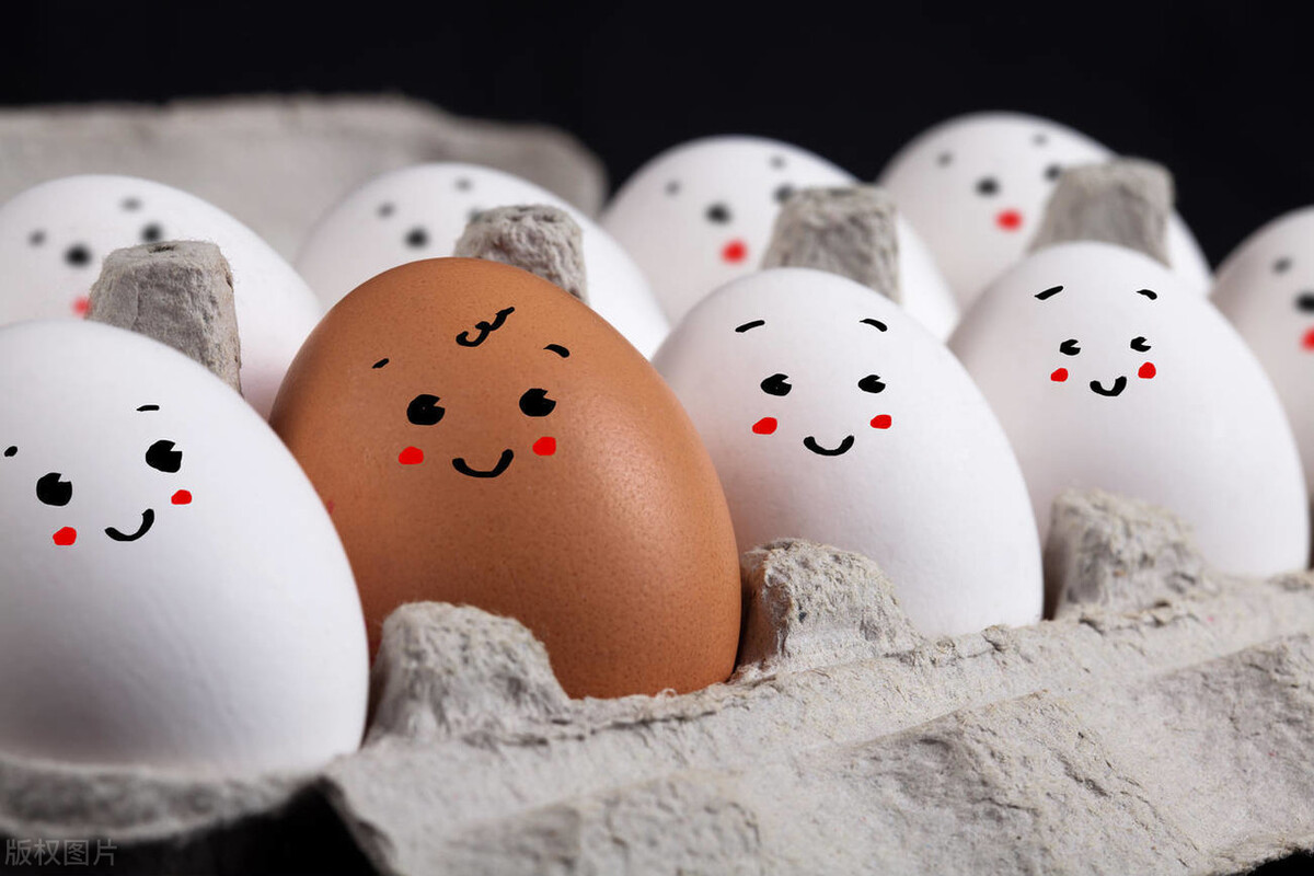 鲜鸡蛋在冷藏的情况下可保存多久,鸡蛋冷藏时应怎么样放置