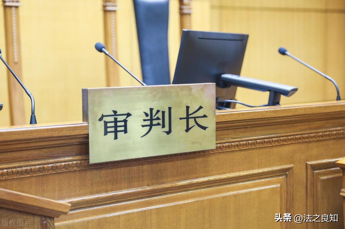 多人殴打一人致轻微伤判多久,殴打警察致死案