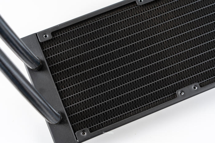 微星z690刀锋可以用1070ti吗,微星z690刀锋钛对比吹雪