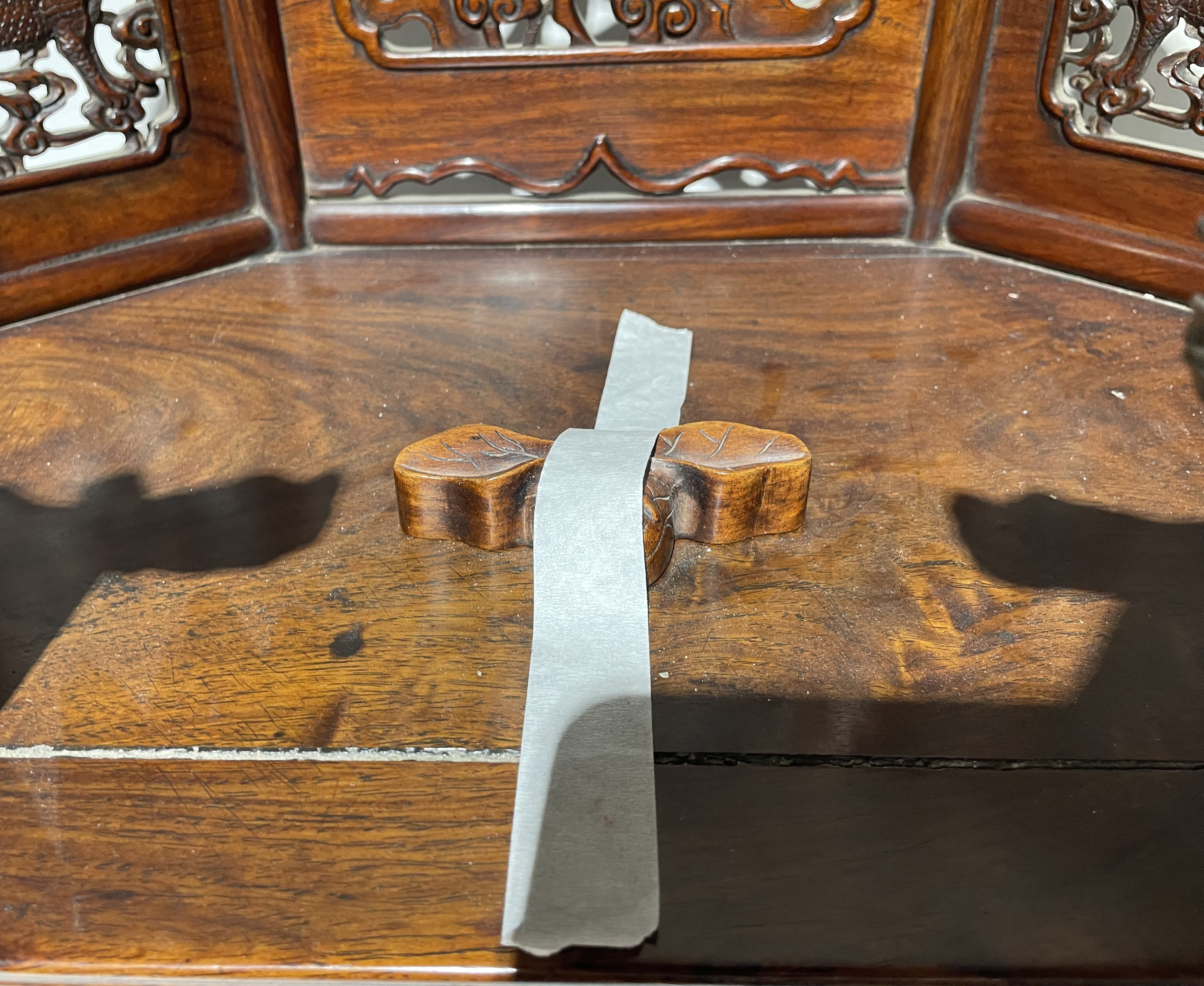 清代黄花梨镶黄杨木小镜台,少见的黄花梨镜台图片