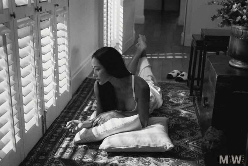 50岁瞿颖怎么老成这样!近照晒得黢黑大变样,皮肤松弛肤质太粗糙