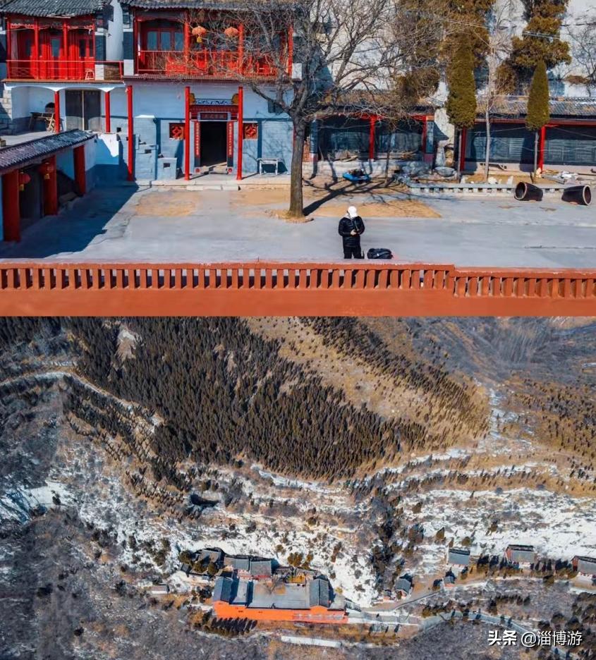 淄博博山，有个雾云洞，有悬空寺有天坑，不用太远就能玩探险