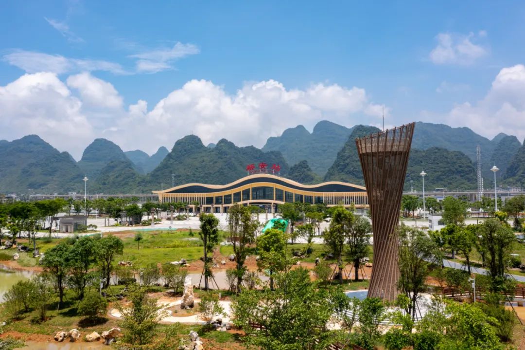 南宁到贵阳车票太难买,南宁东到贵阳多少钱