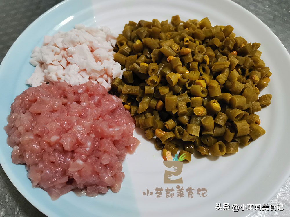 怎样腌酸豆角炒时不发黑,腌制酸豆角不放盐可以吗