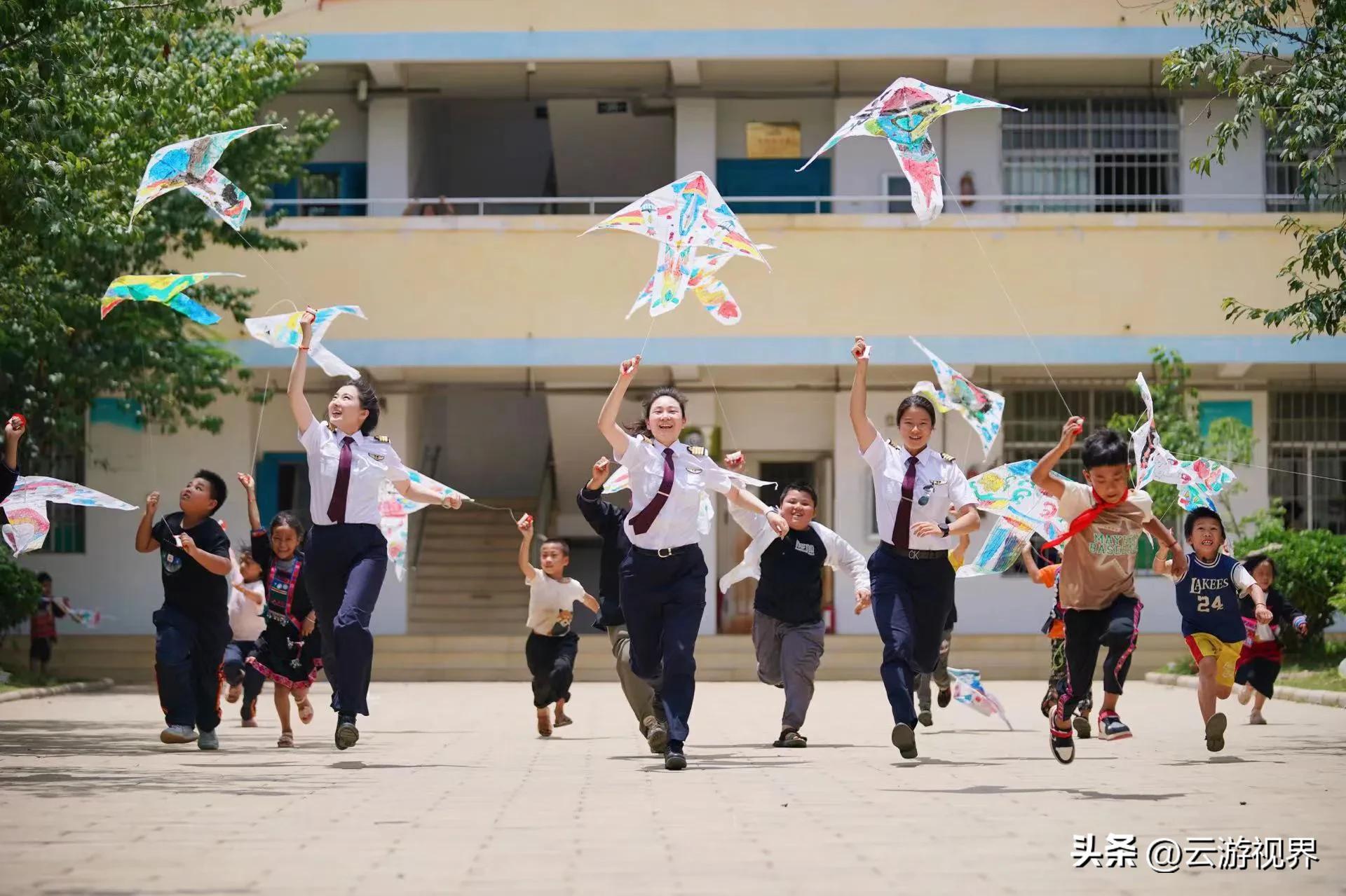 东航燕锦飞行组,燕锦飞行员