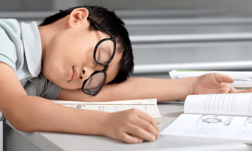 当孩子发生近视家长更需擦亮双眼,近视会影响孩子的前途吗