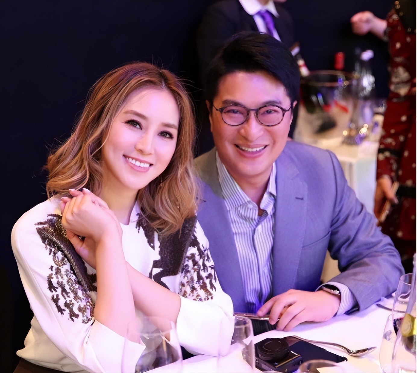 看徐子淇的现状，才明白嫁给李家诚是最好的选择