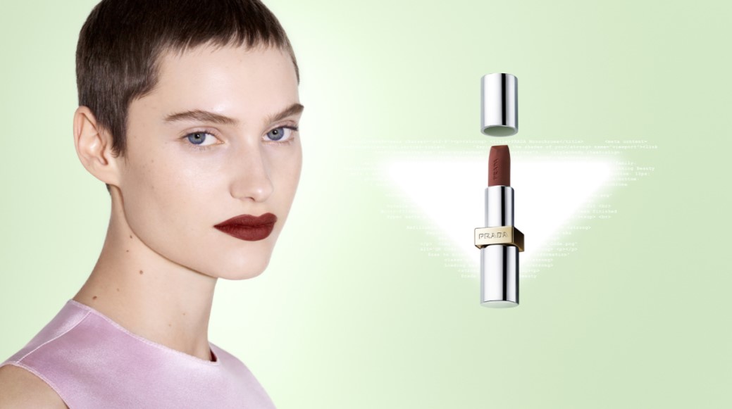 prada彩妆效果,prada唇膏在美妆界地位