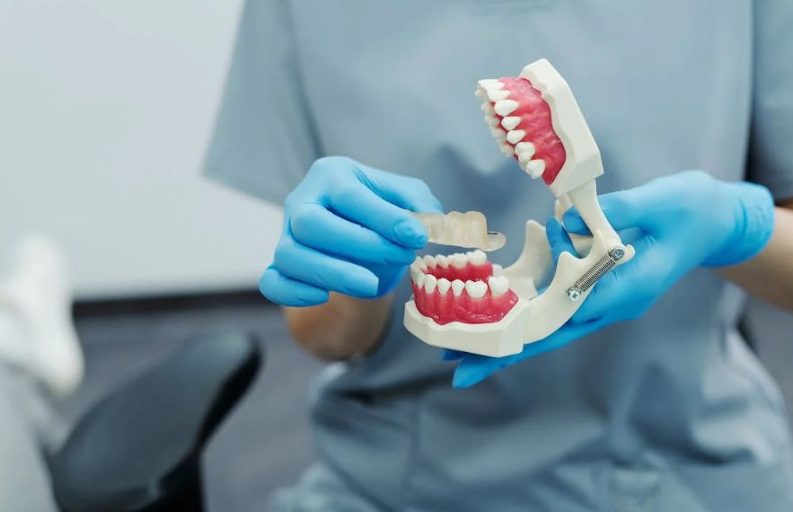 拔牙后多久可以喝水吃消炎药,拔牙后吃阿莫西林胶囊有用吗