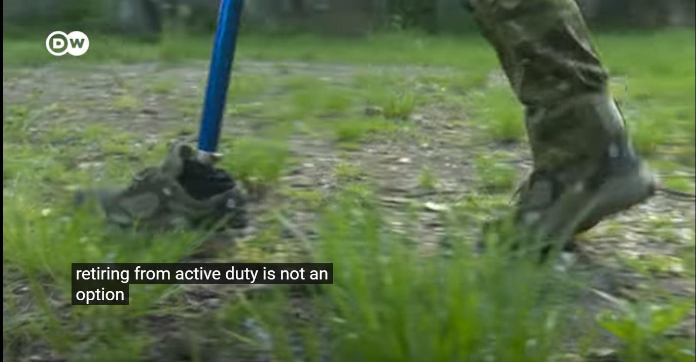 失去双腿的苏联老兵,失去一条腿的退伍军人