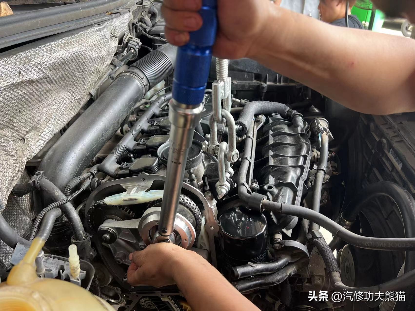 大众途观l2.0t2022保养复位,途观l2017款380tsi四驱豪华版保养