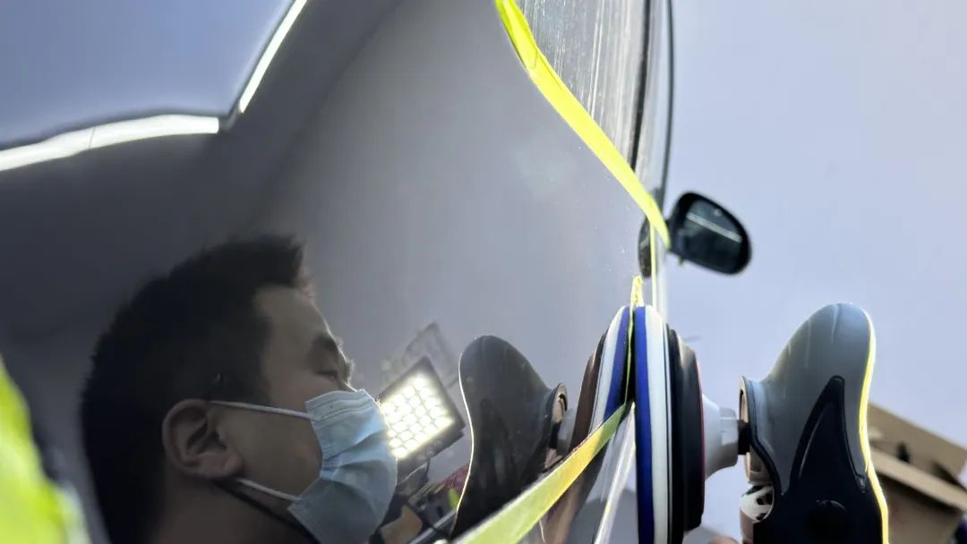 r36翻新改造全过程,大众r36这么老的车怎么还卖这么贵