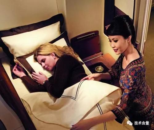 空姐制服每个年代的设计理念,中国国际航空空姐制服设计