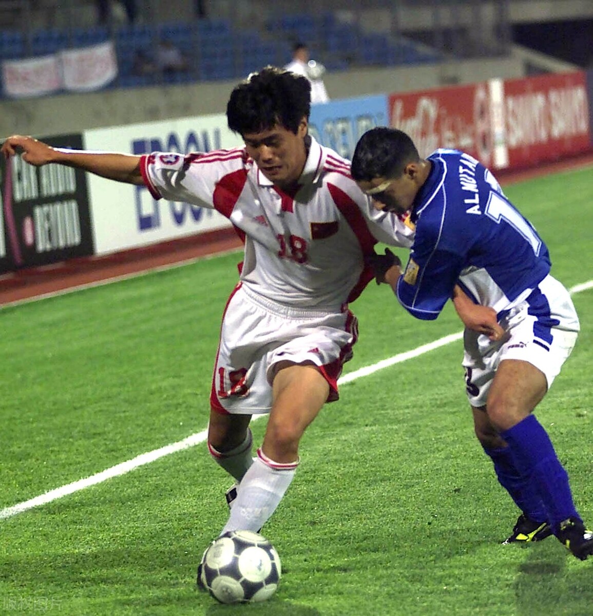 中国足球再生事端！前国足主帅改年龄，遭人实名揭露，足协却默许