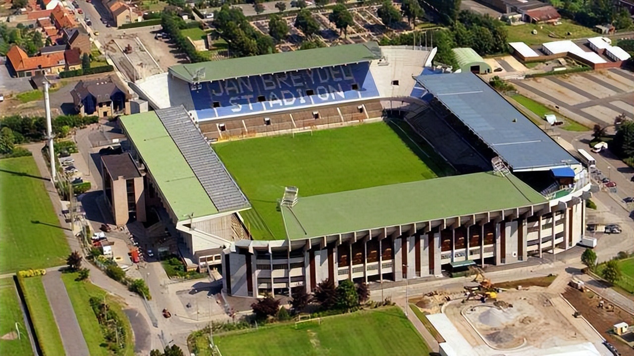 连胜药厂和葡超黑店的比利时豪门：北方威尼斯的蓝黑军团