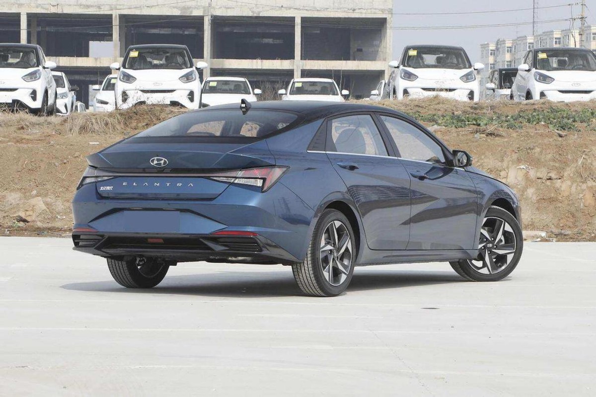 我眼中的好车推荐北京现代伊兰特,家用十万左右性价比高的车伊兰特