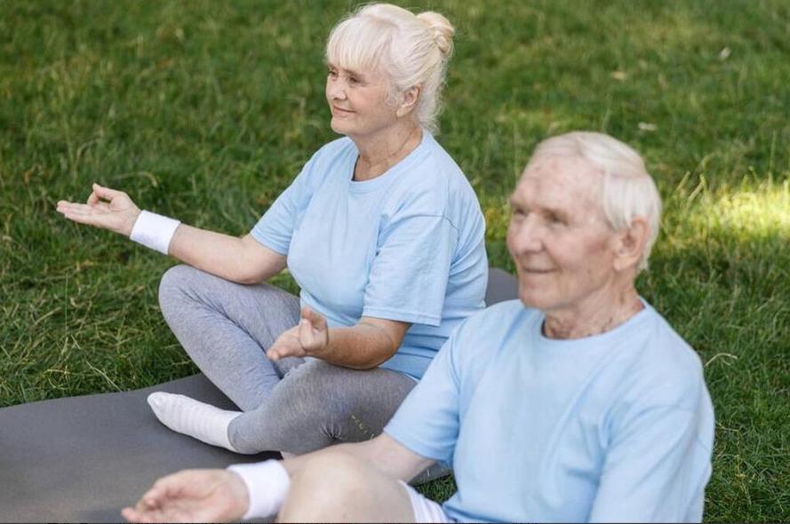 老人每天锻炼的黄金时段,静养的老人比运动的老人更长寿吗