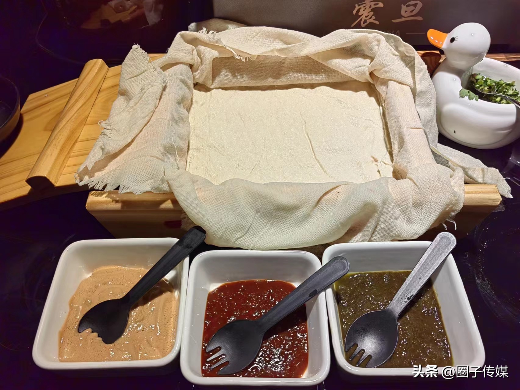 鲜香的舌尖诱惑,从经典延至创新,【震旦海鲜烧烤酒店】