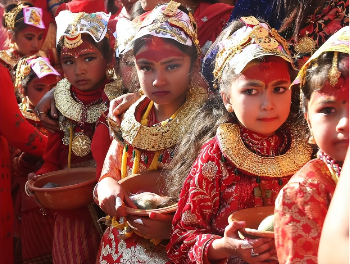 尼泊尔女性寿命低的原因,尼泊尔的女性很保守吗