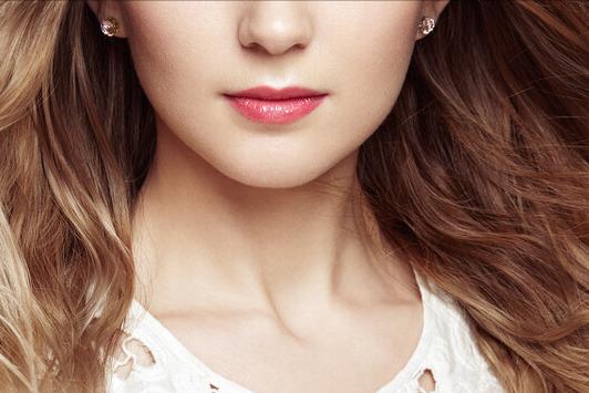 夜晚，女孩捂着脚不敢出声，男子掰开她的手后没有再做丝毫的犹豫