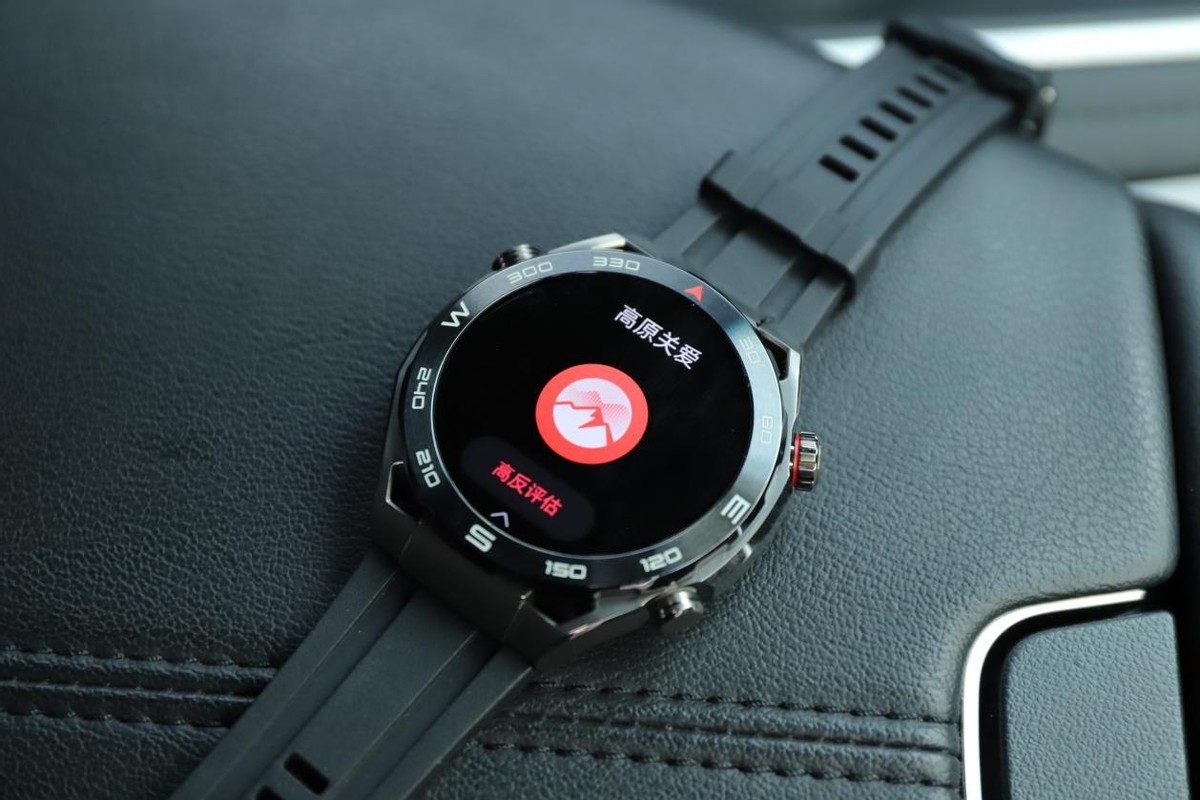 华为watchultimate对比watch4,华为表王watchultimate