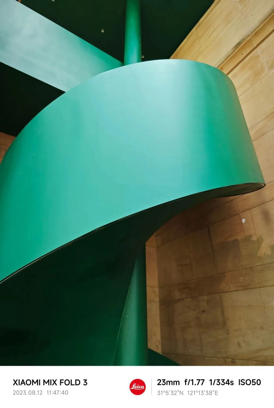 小米mixfold3长焦微距对比华为,关注色彩