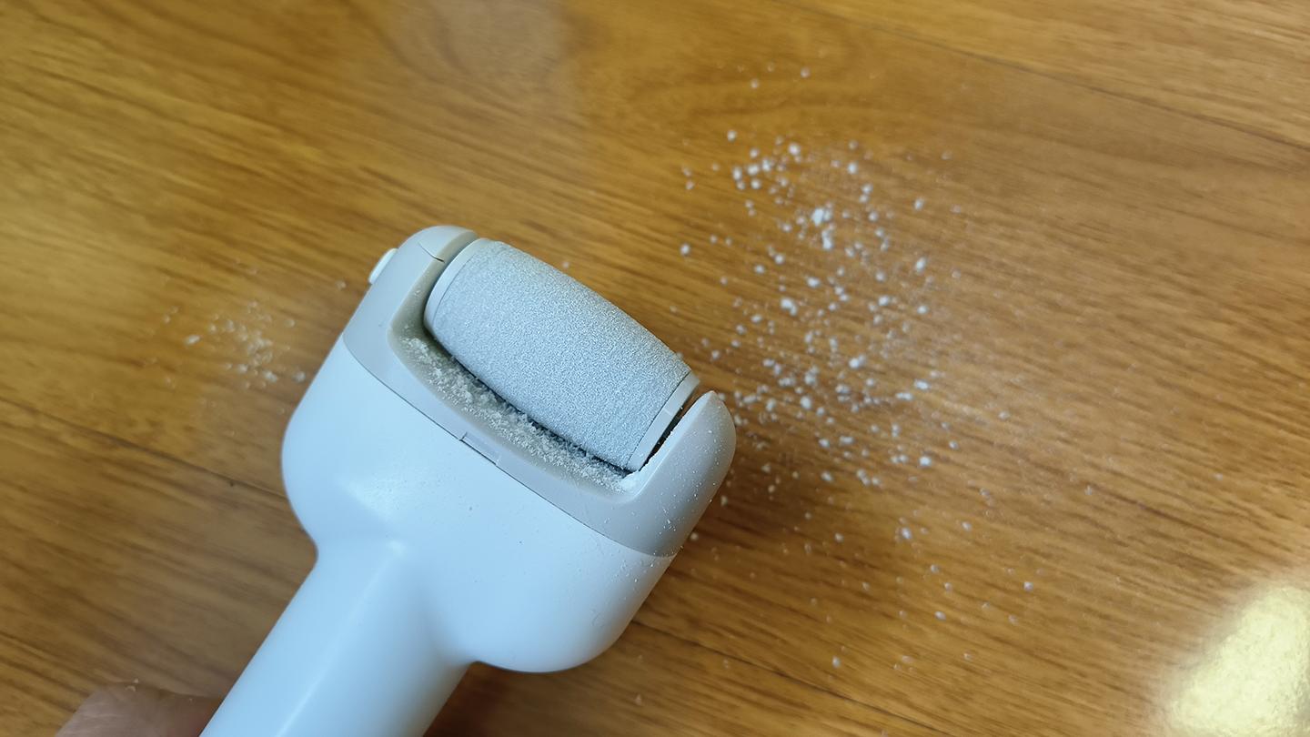 有了它终于不用当抠脚大汉了——DOCO电动修足器