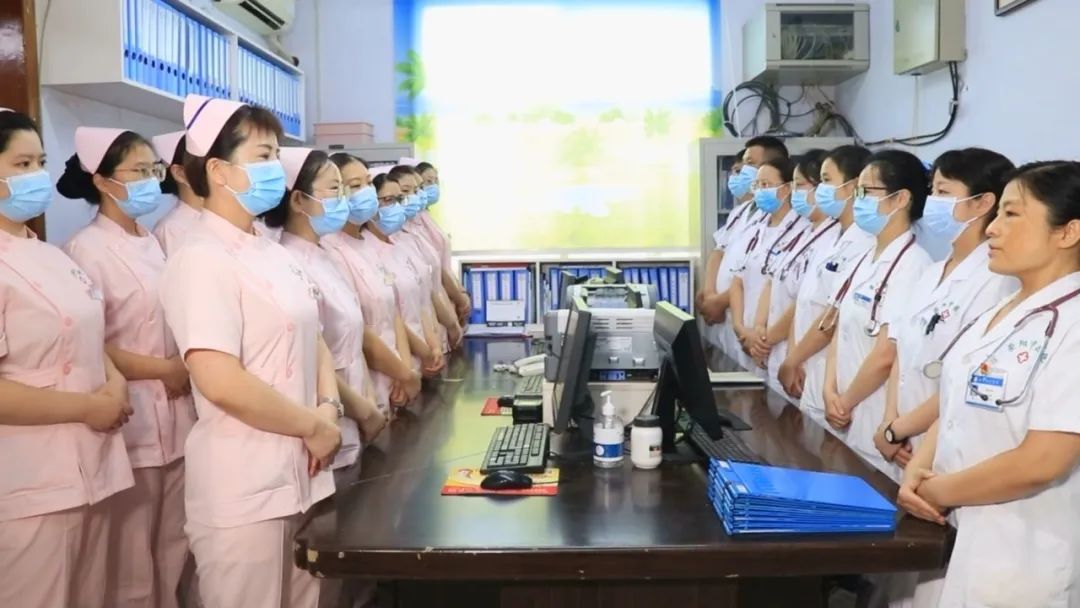 中国医师节致敬生命守护人,中国医师节坚守初心