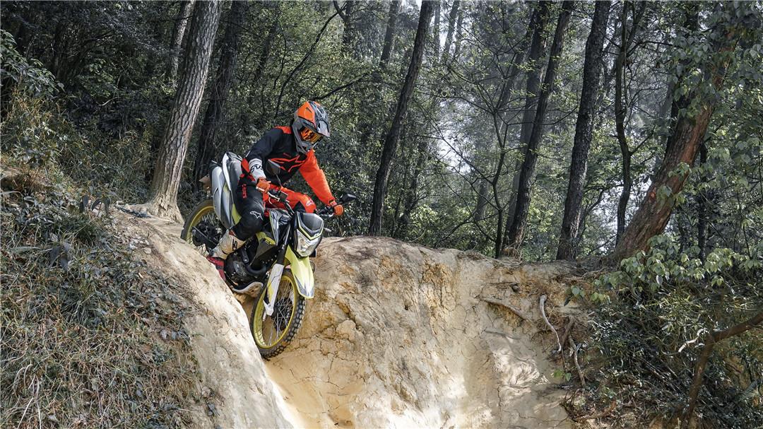 能上路的250cc摩托跑车,能跑250迈左右的摩托车