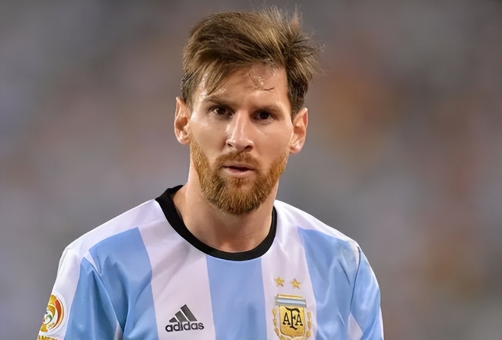 被国际足联誉为球王的人,世界三大公认足球球王