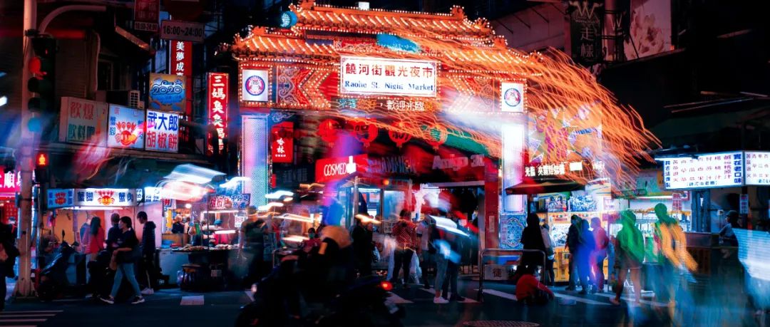 朋友圈只是人设真正人设,朋友圈人设很高级但是逗比