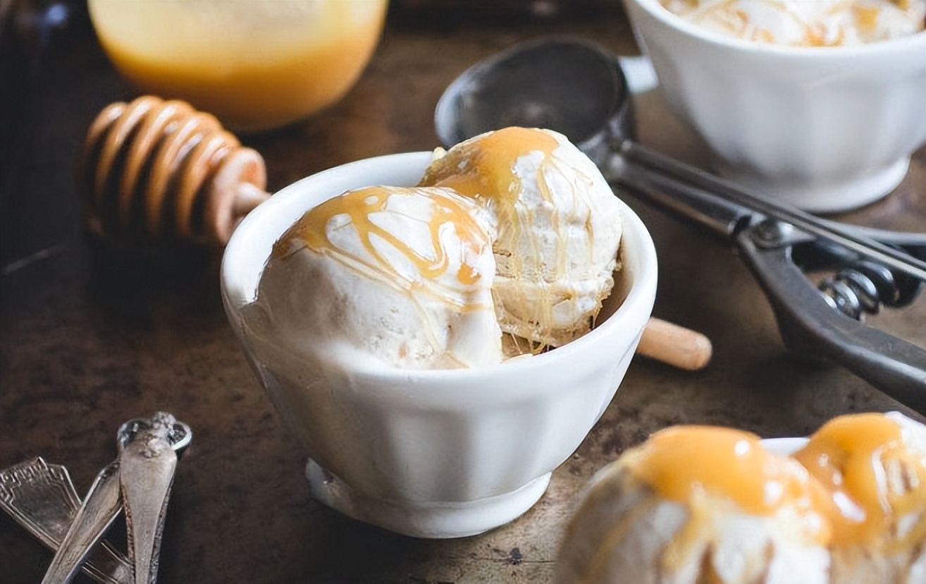 自己在家制作冰淇淋机,简单做冰淇淋用冰淇淋机