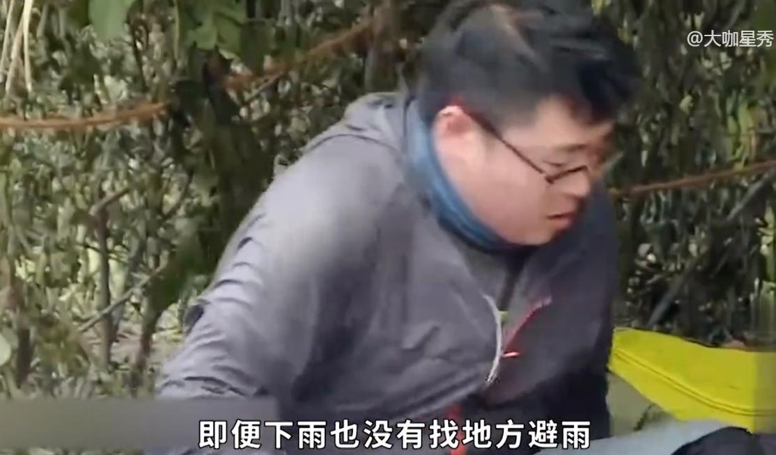 童星4岁身价千万成年街头打工,郝邵文现状曝光