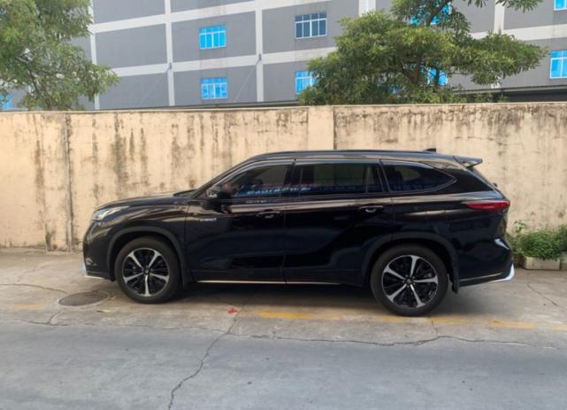 皇冠陆放suv油耗实际是多少,丰田皇冠陆放车主用车真实感受