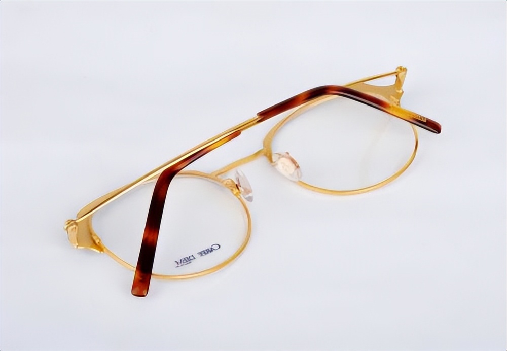 tr90眼镜架是什么材质的,什么材质的眼镜架不会让眼睛变形