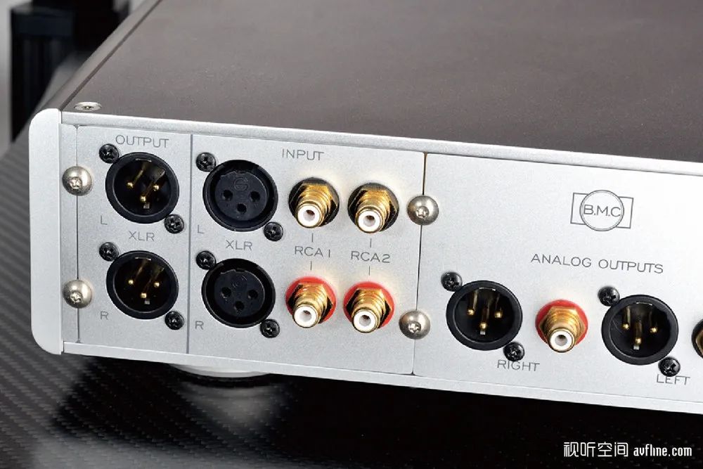 领略德国音响文化精髓：B.M.C.AudioDAC1解码前级、M3单声道后级