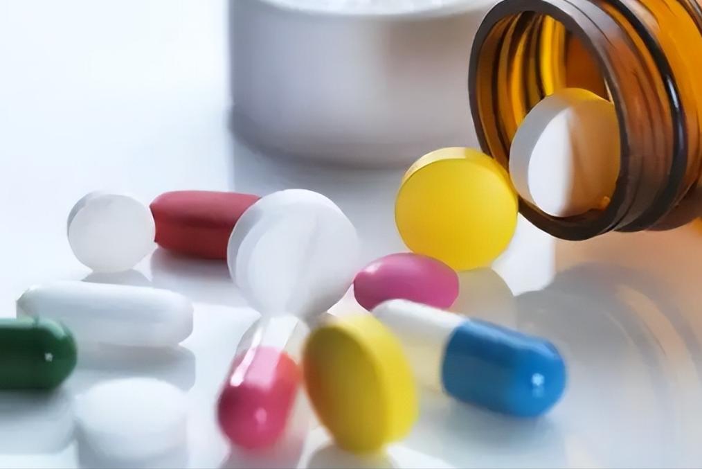 每天吃两片小苏打对痛风有好处吗,痛风吃小苏打片好还是非布司他好