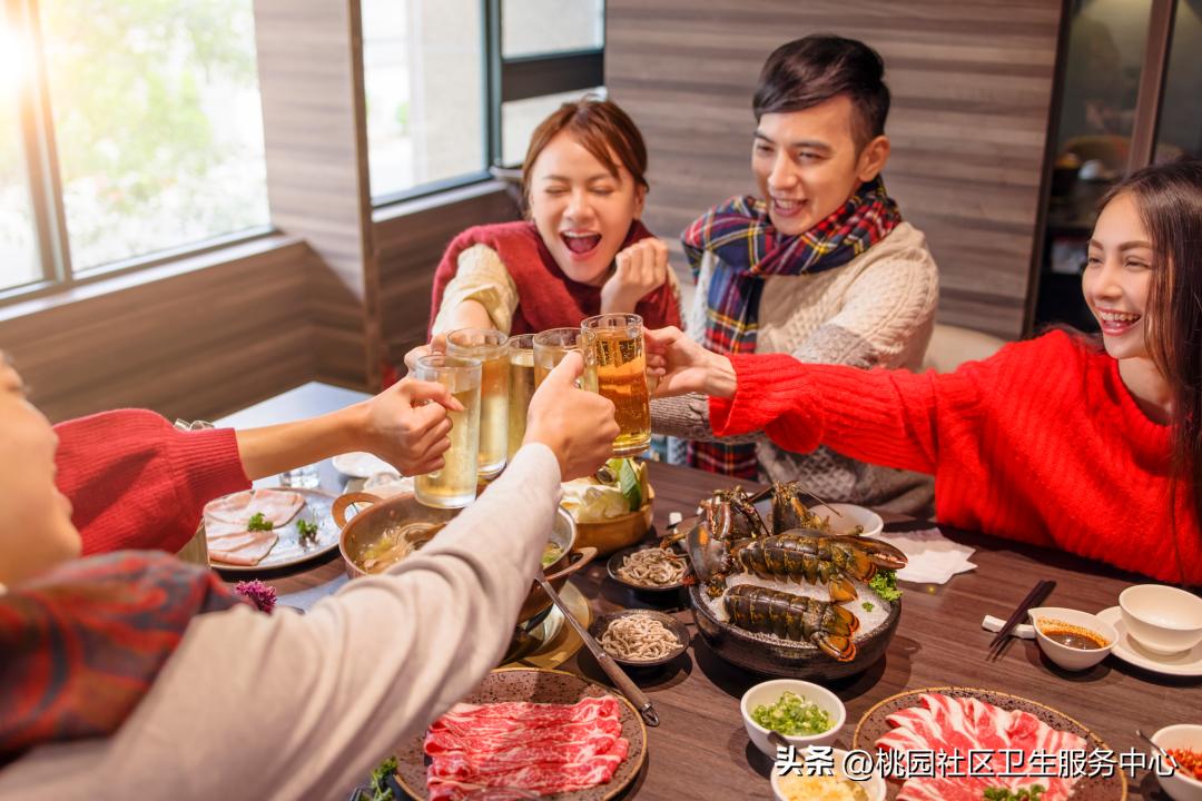 服用这7类药物千万别喝酒,节日期间别酒驾的提醒