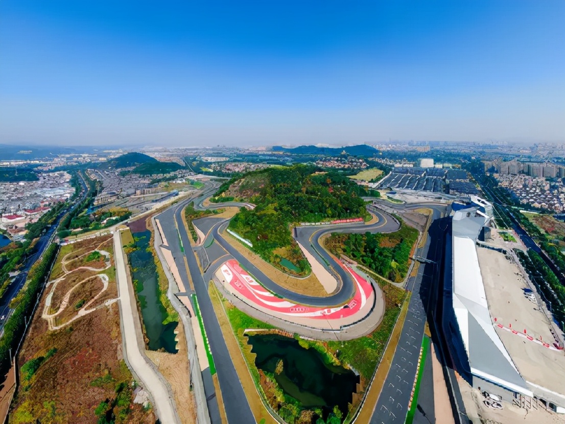 我在小纽北开R8跑车，奥迪RS驾驶学院能学到什么？