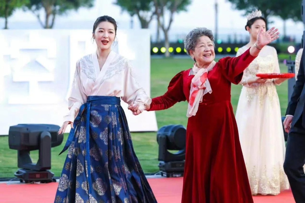 徐娇以前和现在,徐娇现在的模样