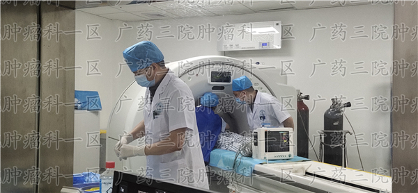 乳房有肿块良性用切除吗,乳房有肿块需要吃药吗