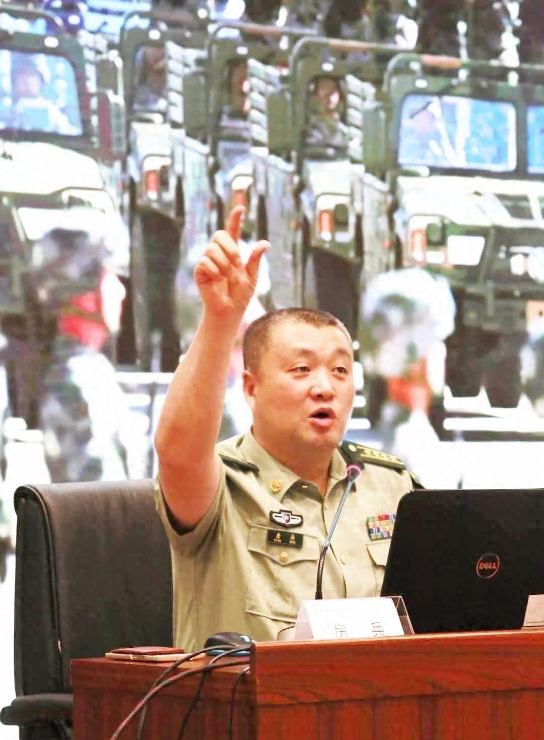 国防大学教授房兵的一番言论引发了诸多的争议,看看网友都怎么说