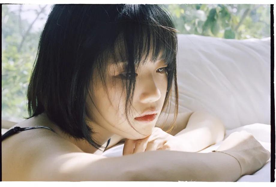 清新女大学生写真,青春活力大学生写真照片